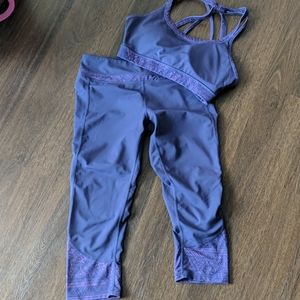Gaiam yoga set. Size M capri pants/top